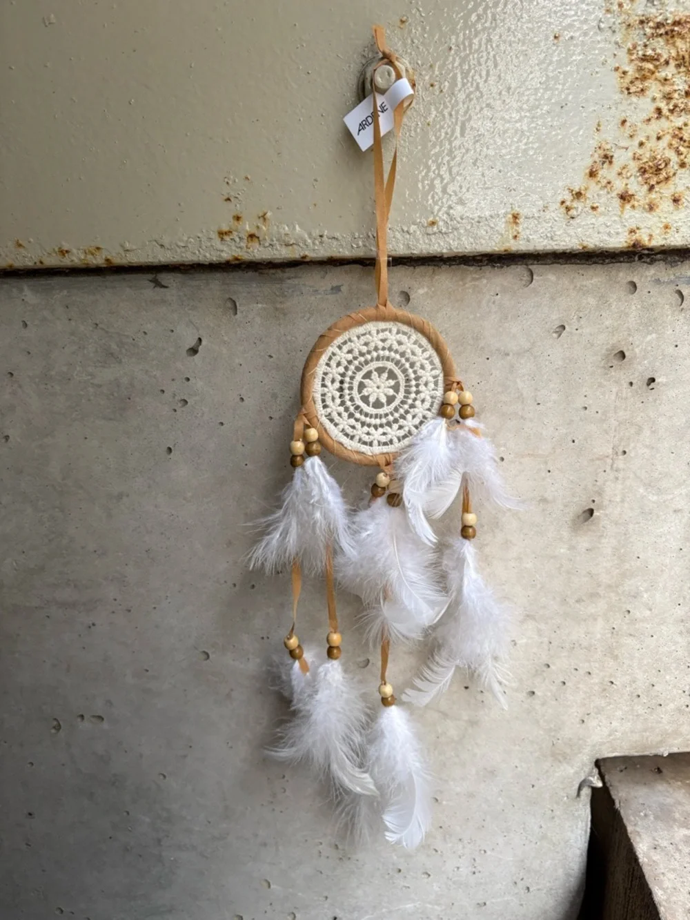 Boho Crochet Dreamcatcher with White Feathers new with tags ardene - Picture 4 of 4